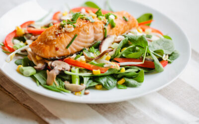 Sizzling Salmon and Spinach Salad